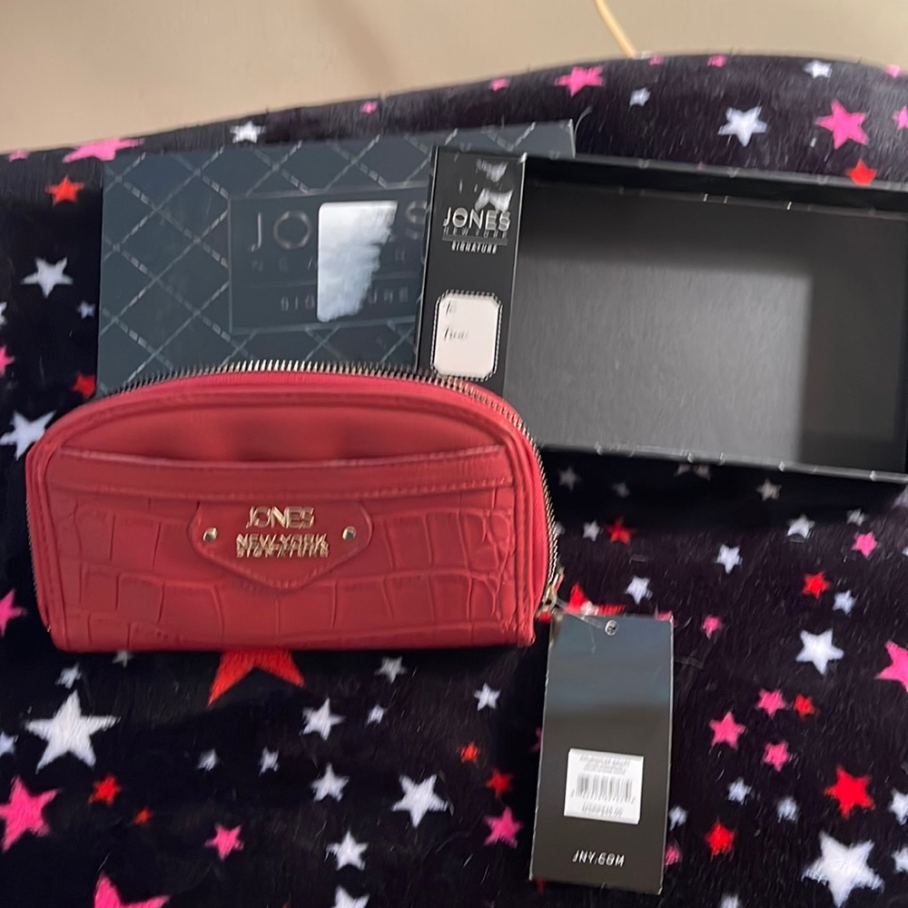 NWT Jones New York signature wallet